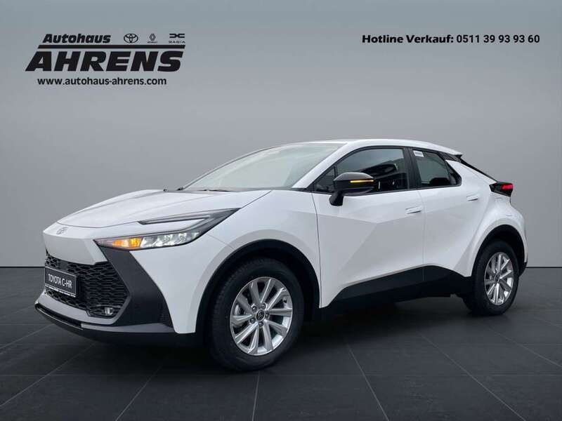 Schneeweiß Gebraucht 2024 Toyota C-HR Business Edition SUV | 31.390 € (Etwas zu teuer) - Bild 1/4