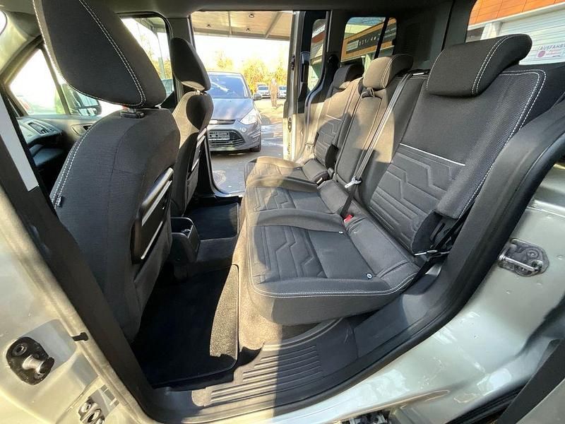 Gebraucht Ford Tourneo Connect Titanium 101 PS (74 kW) 2014 Silber Van / Kleinbus