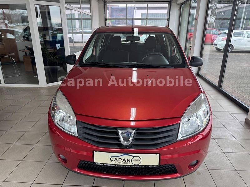 Gebraucht Dacia Sandero Ambiance 75 PS (55 kW) 2012 Rot Kleinwagen