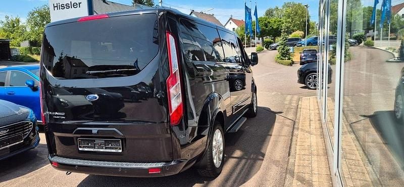 Gebraucht Ford Tourneo Custom 150 PS (110 kW) 2023 Schwarz Van