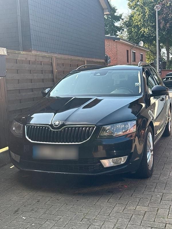 Schwarz Gebraucht 2016 Skoda Octavia Cabrio | 7.000 € - Bild 1/4