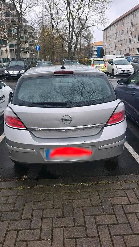 Gebraucht Opel Astra 105 PS (77 kW) 2005 Silber Limousine