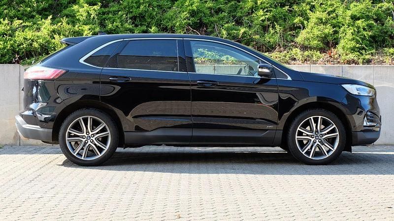 Gebraucht Ford Edge Titanium 238 PS (175 kW) 2019 Obsidianschwarz metallic (metallic) SUV