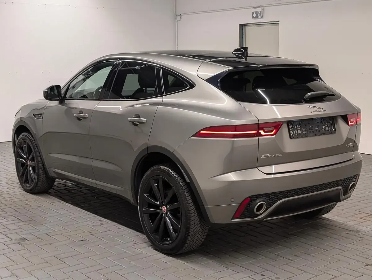 Używany Jaguar E-Pace R-Dynamic 200 KM (147 kW) 2019 Srebrny SUV