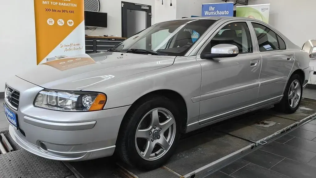Gebraucht Volvo S60 Momentum 140 PS (102 kW) 2007 Silber Limousine