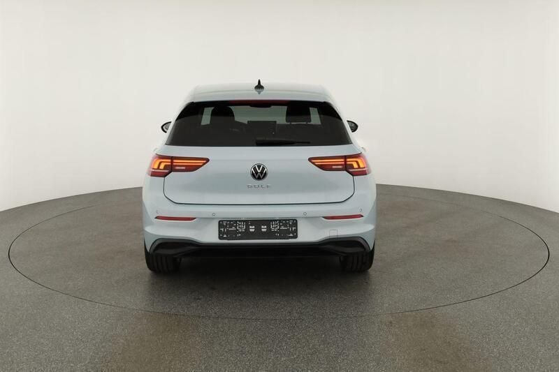 Crystal ice blue metallic Neu 2025 VW Golf VIII Life | 28.995 € (Guter Preis) - Bild 1/4