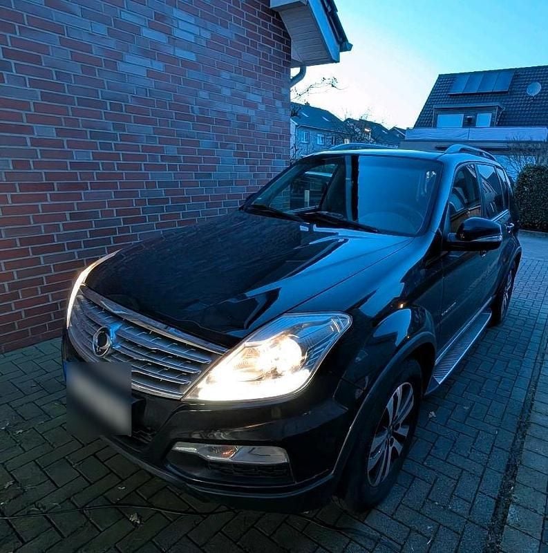 Schwarz Gebraucht 2012 Ssangyong Rexton SUV | 10.000 € (Superpreis) - Bild 1/4