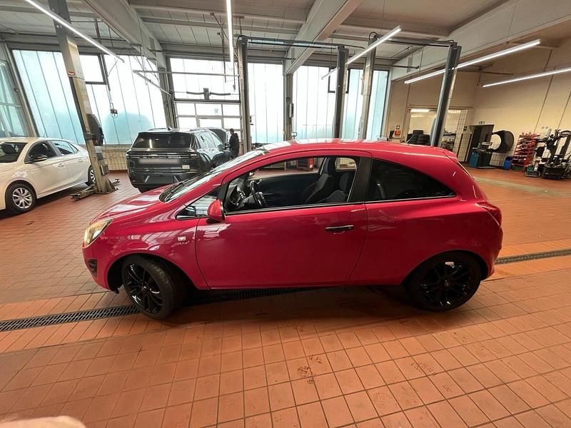 Gebraucht Opel Corsa Innovation 87 PS (63 kW) 2013 Andere farben Kleinwagen
