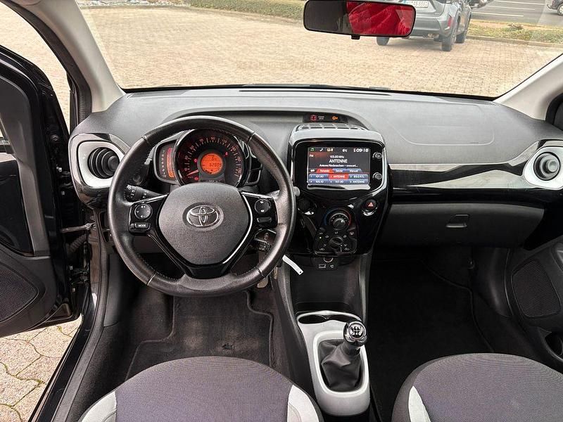 Gebraucht Toyota Aygo X-wave 69 PS (50 kW) 2016 Schwarz Kleinwagen