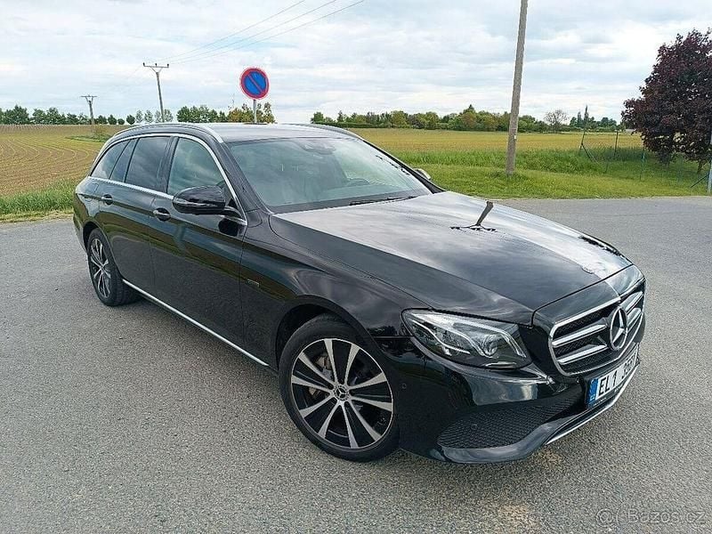 Schwarz Gebraucht 2019 Mercedes E300 Limousine | 22.999 € (Superpreis) - Bild 1/4