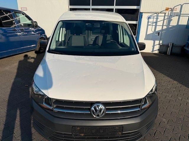 Second-hand VW Caddy 102 CP (75 kW) 2019 Alb Monovolum