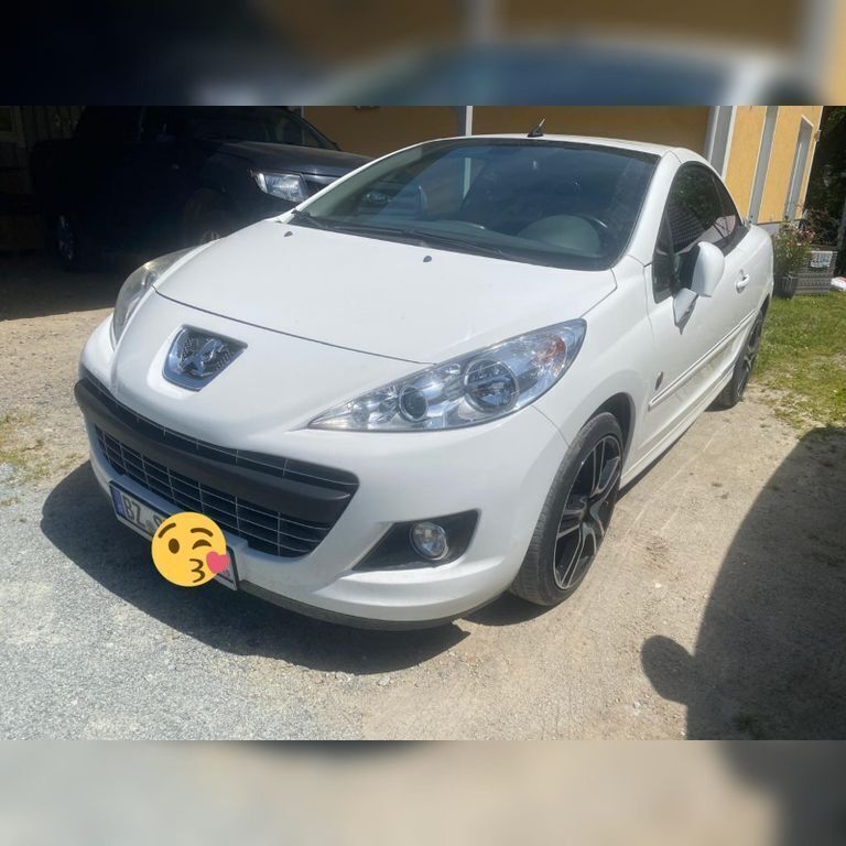 Grau Gebraucht 2011 Peugeot 207 CC Roland Garros Cabrio | 5.999 € (Etwas zu teuer) - Bild 1/4