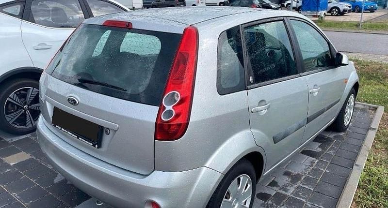 Gebraucht Ford Fiesta 101 PS (74 kW) 2006 Grau Kleinwagen