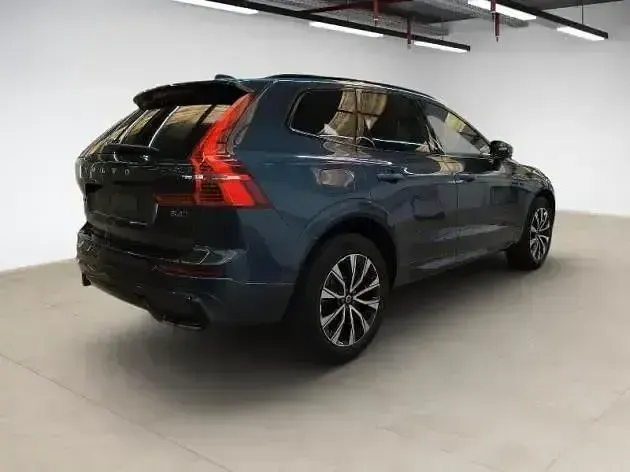 Gebraucht Volvo XC60 Plus 197 PS (144 kW) 2023 Denim blue metallic (metallic) SUV