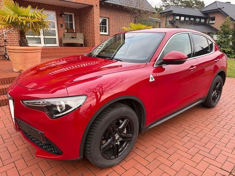 Gebraucht Alfa Romeo Stelvio Super 280 PS (205 kW) 2017 Rot SUV