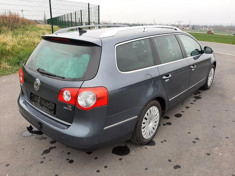 Gebraucht VW Passat Comfortline 122 PS (89 kW) 2009 Grau Kombi