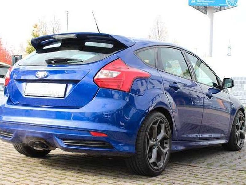 Gebraucht Ford Focus ST 250 PS (183 kW) 2012 Blau Limousine
