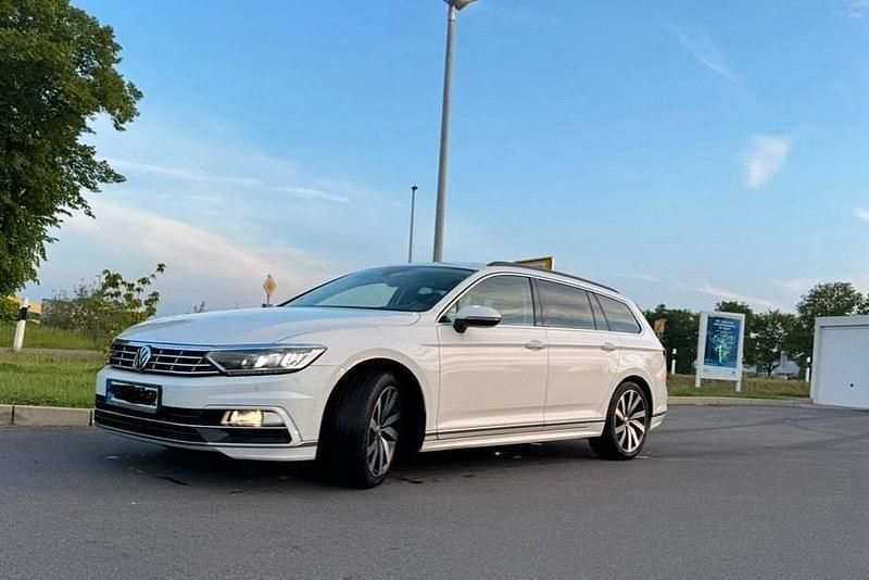 Weiß Gebraucht 2019 VW Passat Comfortline Kombi | 14.999 € (Fairer Preis) - Bild 1/4