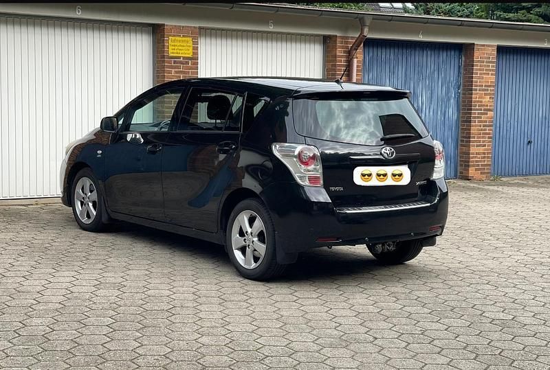 Schwarz Gebraucht 2012 Toyota Verso Van / Kleinbus | 4.990 € (Guter Preis) - Bild 1/4