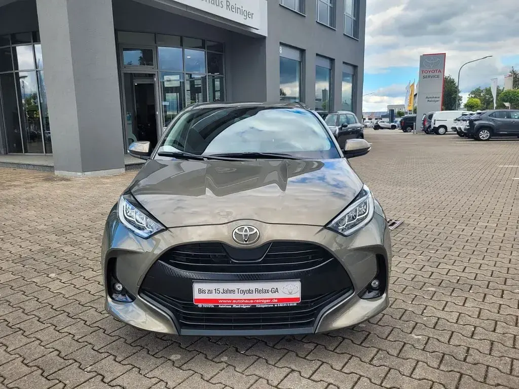 Gebraucht Toyota Yaris Style 125 PS (91 kW) 2023 Braun metallic Kleinwagen