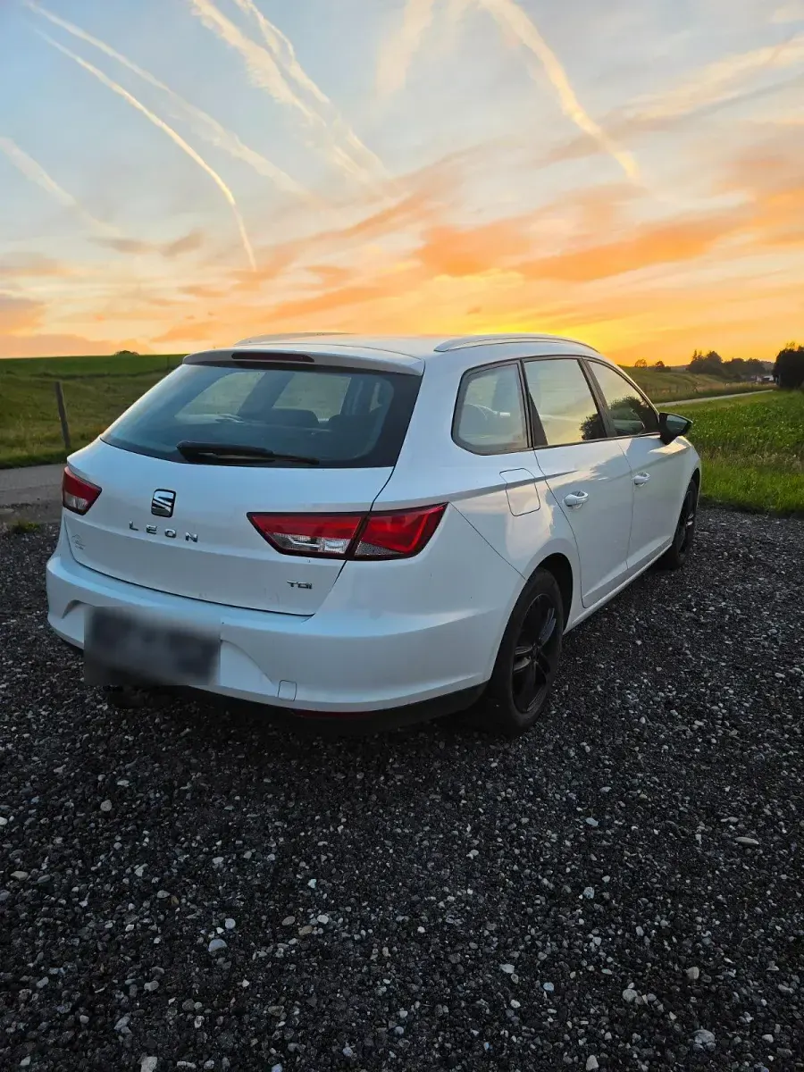 Gebraucht Seat Leon ST 105 PS (77 kW) 2015 Weiß Kombi