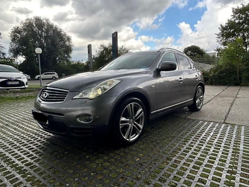 Grau Gebraucht 2012 Infiniti Ex30 SUV | 8.250 € - Bild 1/4