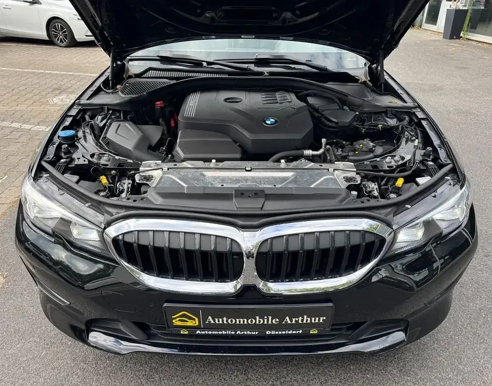 Gebraucht BMW 318 Performance 156 PS (114 kW) 2021 Schwarz Limousine
