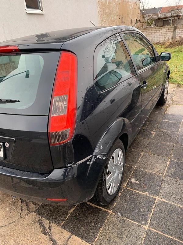 Gebraucht Ford Fiesta 80 PS (58 kW) 2005 Schwarz Kleinwagen