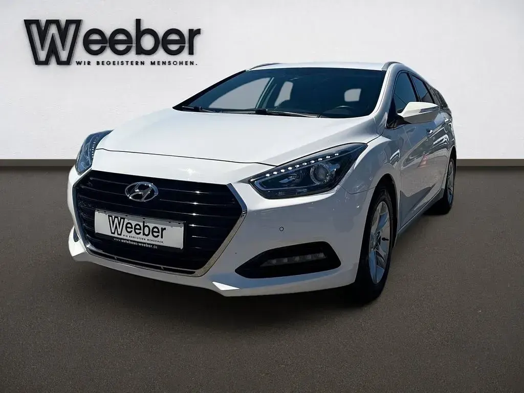 Gebraucht Hyundai i40 Trend 135 PS (99 kW) 2018 Pure white / sol Kombi