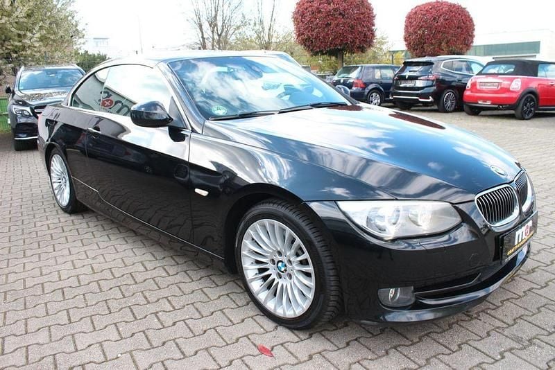 Gebraucht BMW 325 Cabriolet 218 PS (160 kW) 2012 Schwarz Cabrio
