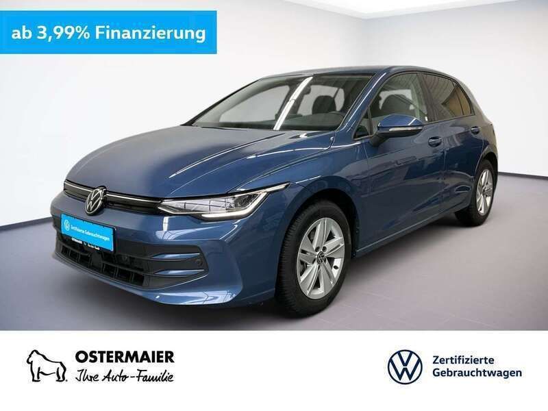 Blau Gebraucht 2024 VW Golf VIII Life Limousine | 24.360 € (Fairer Preis) - Bild 1/4