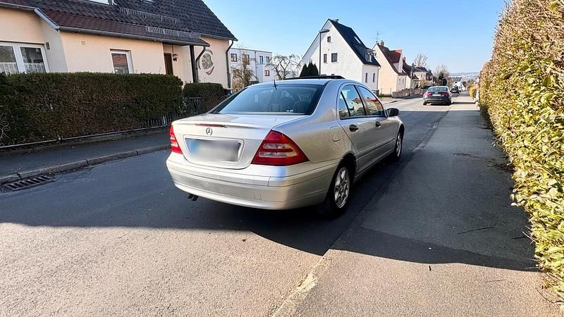 Gebraucht Mercedes C220 150 PS (110 kW) 2004 Grau Limousine