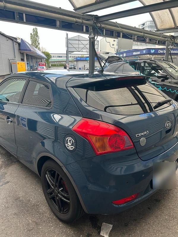 Second-hand Kia Ceed 116 CP (85 kW) 2013 Albastru Hatchback