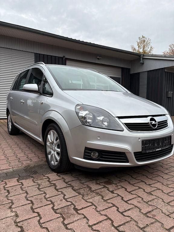 Silber Gebraucht 2006 Opel Zafira Edition Van / Kleinbus | 3.980 € (Fairer Preis) - Bild 1/4