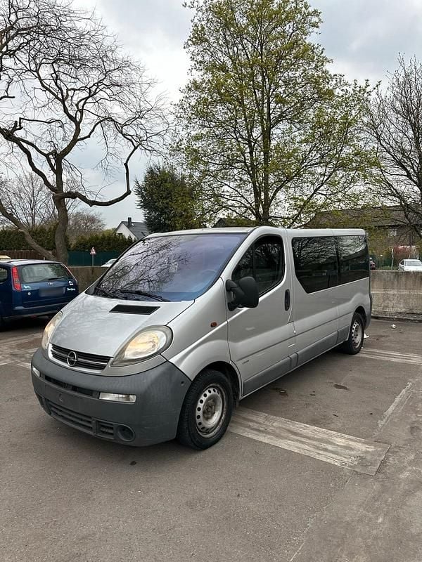 Gebraucht Opel Vivaro 145 PS (106 kW) 2007 Silber Van / Kleinbus