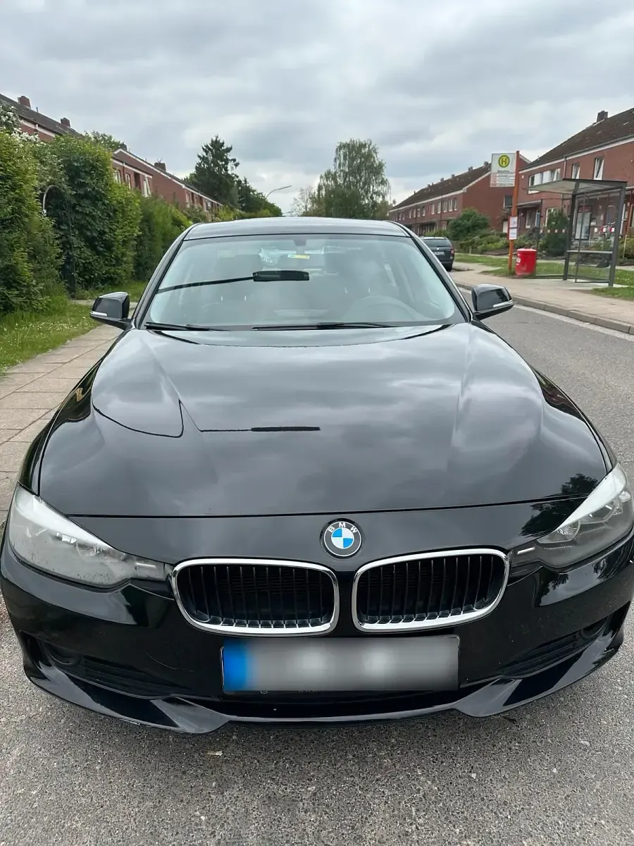 Używany BMW 320 184 KM (135 kW) 2012 Czarny Sedan/Limuzyna