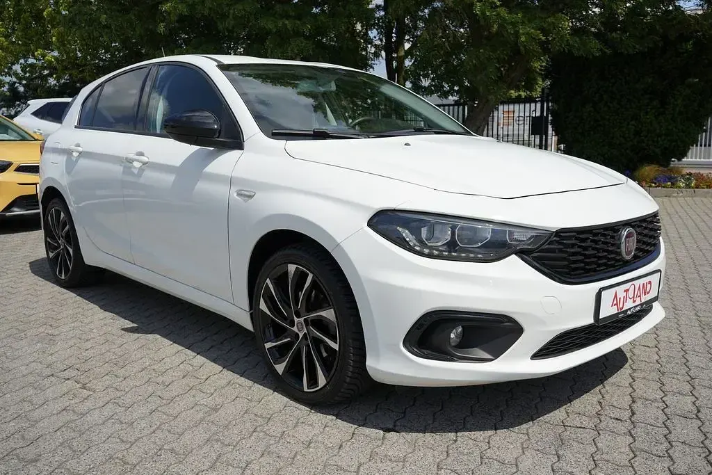 Gebraucht Fiat Tipo 120 PS (88 kW) 2018 Weiss Limousine