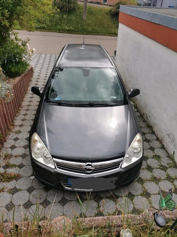 Grau Gebraucht 2008 Opel Astra Kombi | 2.500 € (Fairer Preis) - Bild 1/4