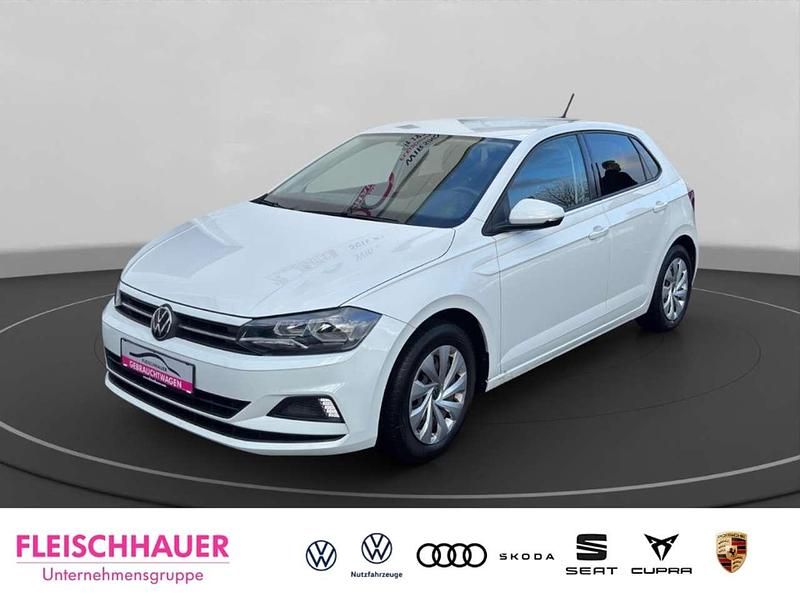 Weiss Gebraucht 2020 VW Polo Comfortline Kleinwagen | 14.440 € (Etwas zu teuer) - Bild 1/4