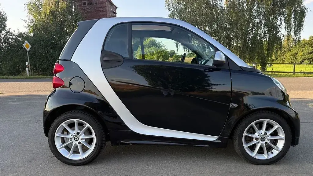 Gebraucht Smart ForTwo Coupé 71 PS (52 kW) 2013 Schwarz Coupé