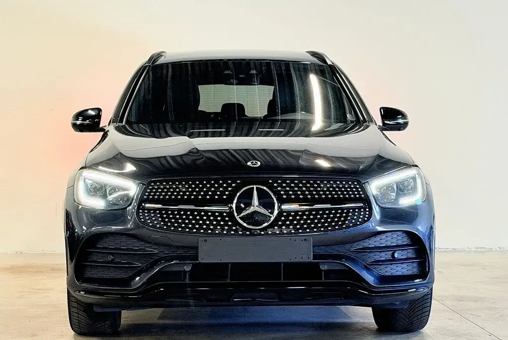 Gebraucht Mercedes GLC220 AMG line 194 PS (142 kW) 2021 Grau SUV