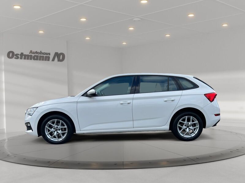 Gebraucht Skoda Scala Cool Plus 116 PS (85 kW) 2020 Weiß Kleinwagen