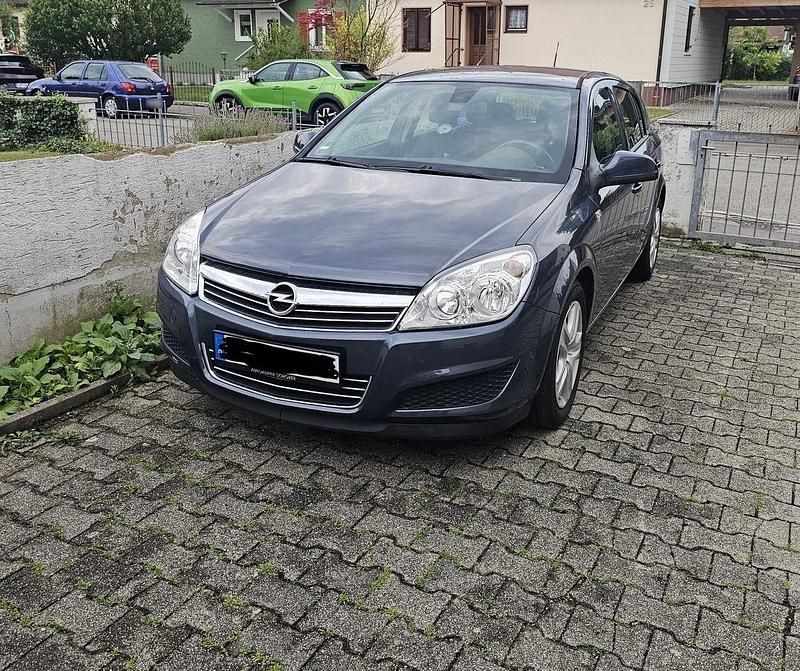 Gebraucht Opel Astra Selection 90 PS (66 kW) 2009 Schwarz Kombi