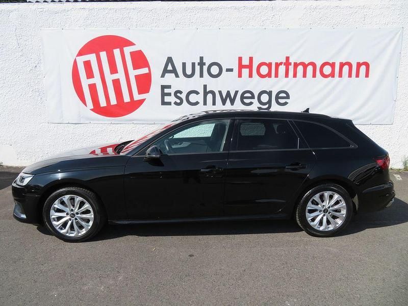 Gebraucht Audi A4 Advanced 163 PS (119 kW) 2023 Brillantschwarz Kombi