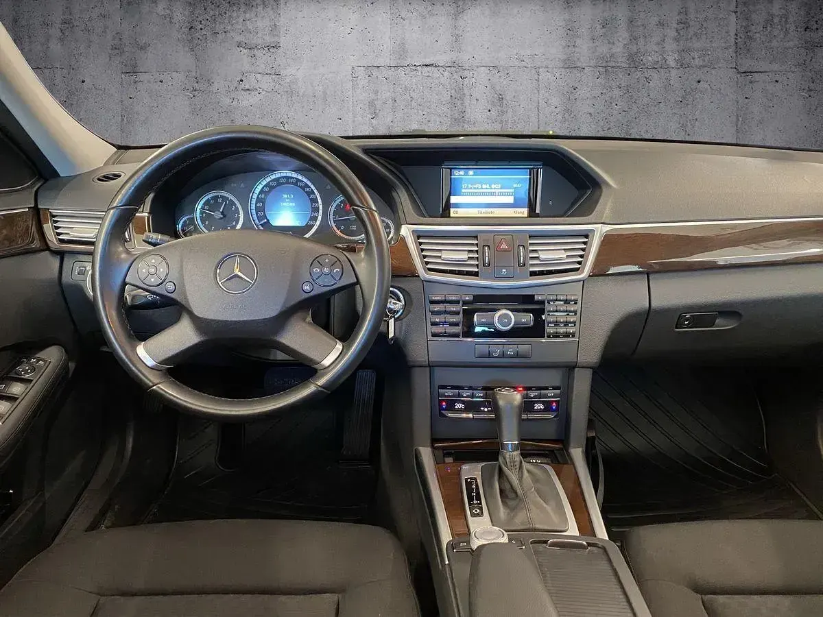 Brugt Mercedes E220 170 HK (125 kW) 2010 Sølv Sedan
