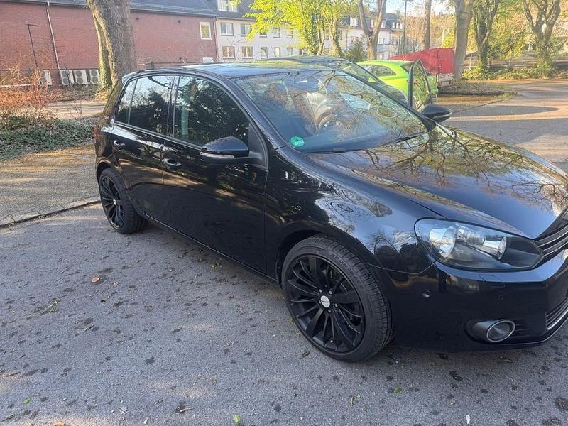 Gebraucht VW Golf VI Team 102 PS (75 kW) 2010 Schwarz Kleinwagen