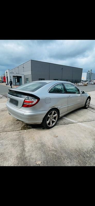 Gebraucht Mercedes C160 122 PS (89 kW) 2006 Silber Coupé