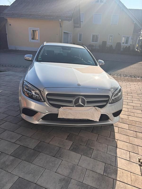 Gebraucht Mercedes C220 194 PS (142 kW) 2019 Silber Kombi