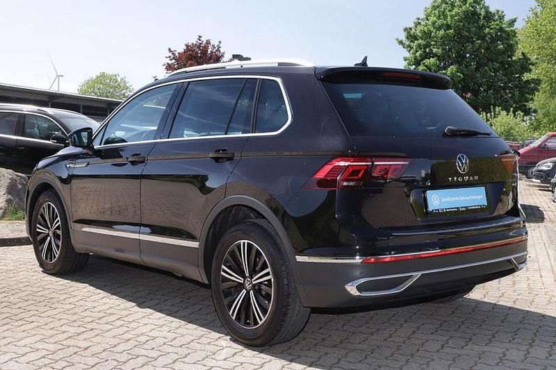 Gebraucht VW Tiguan Elegance 245 PS (180 kW) 2021 Deep black perleffekt (metallic) SUV