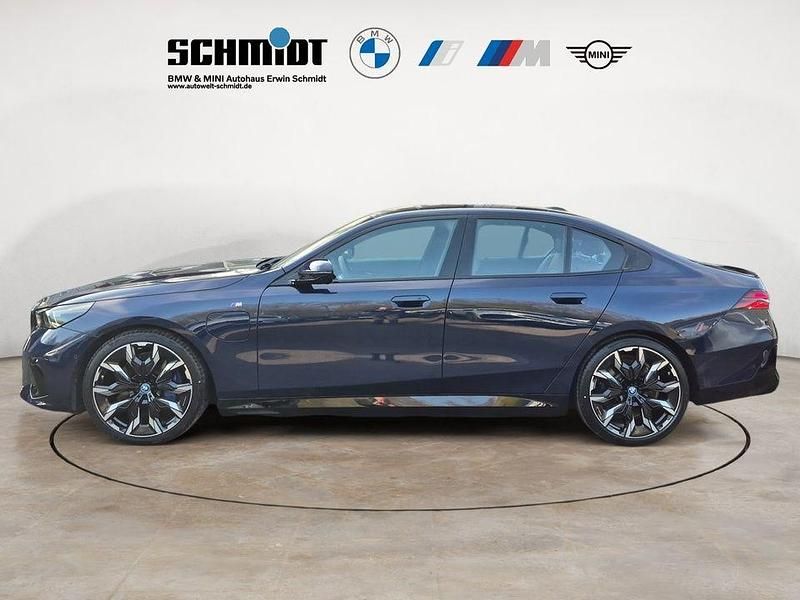 Gebraucht BMW 550e M Sport 489 PS (359 kW) 2024 Blau Limousine